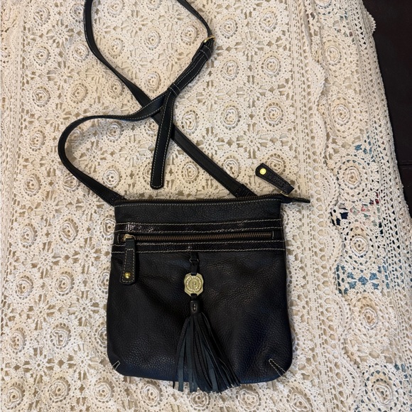 Elegant Black Crossbody Bag with Tassel - Picture 3 of 12